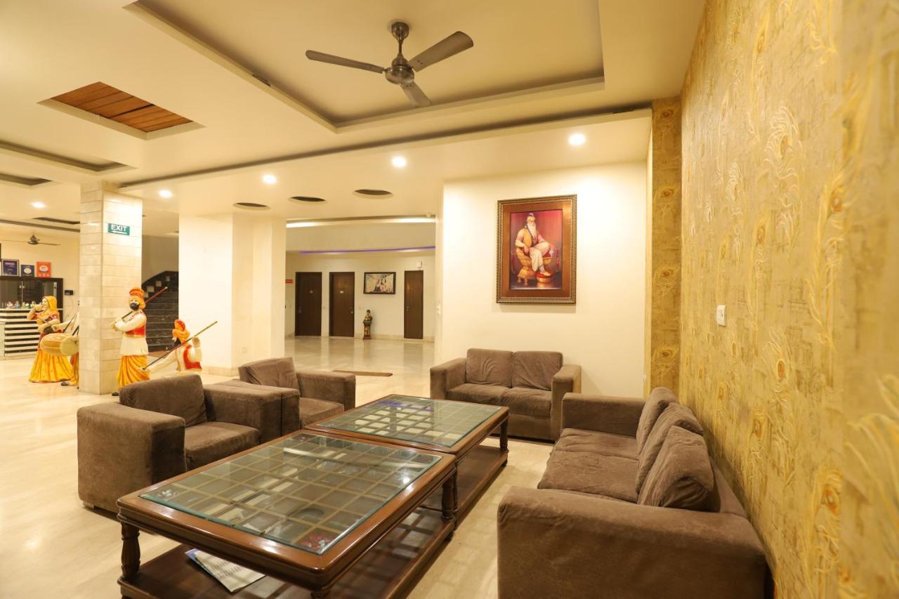 Hotel Shanti Villa New Delhi Exterior photo