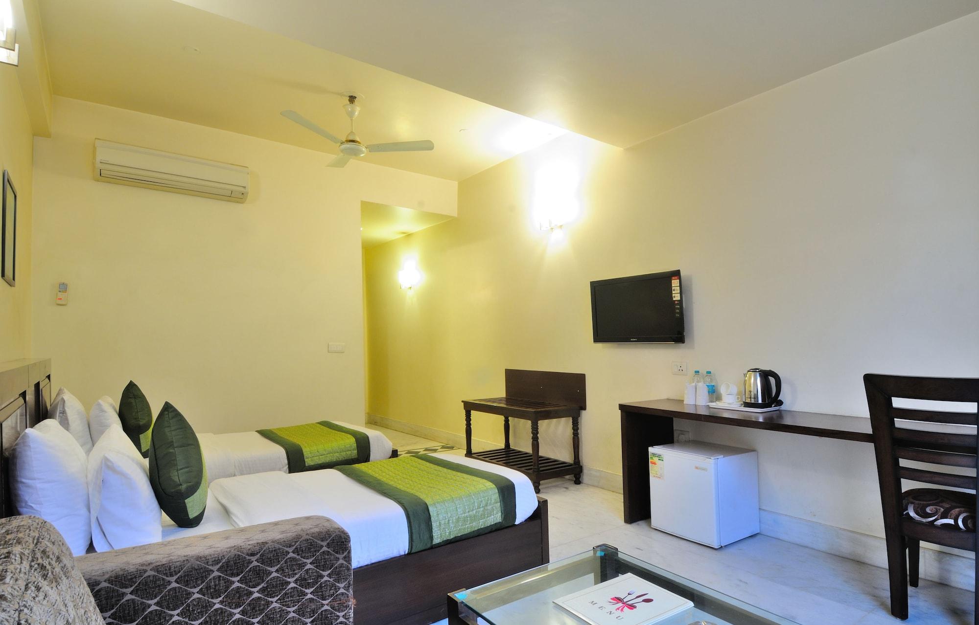 Hotel Shanti Villa New Delhi Exterior photo