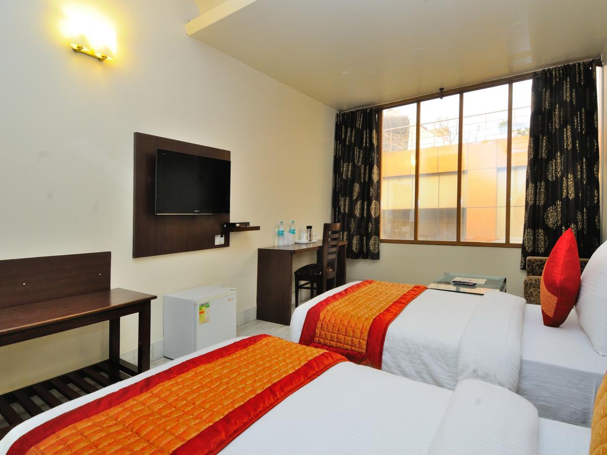 Hotel Shanti Villa New Delhi Exterior photo