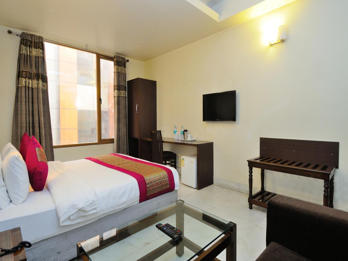 Hotel Shanti Villa New Delhi Exterior photo