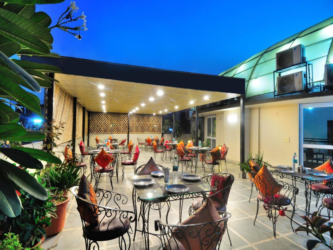 Hotel Shanti Villa New Delhi Exterior photo
